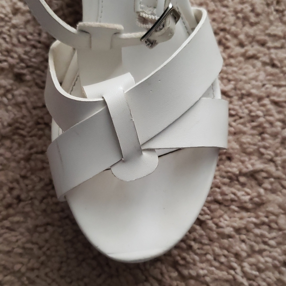 Chaps White Wedge Sandals Strappy Ankle Strap Womens Size 6 - Picture 14 of 14